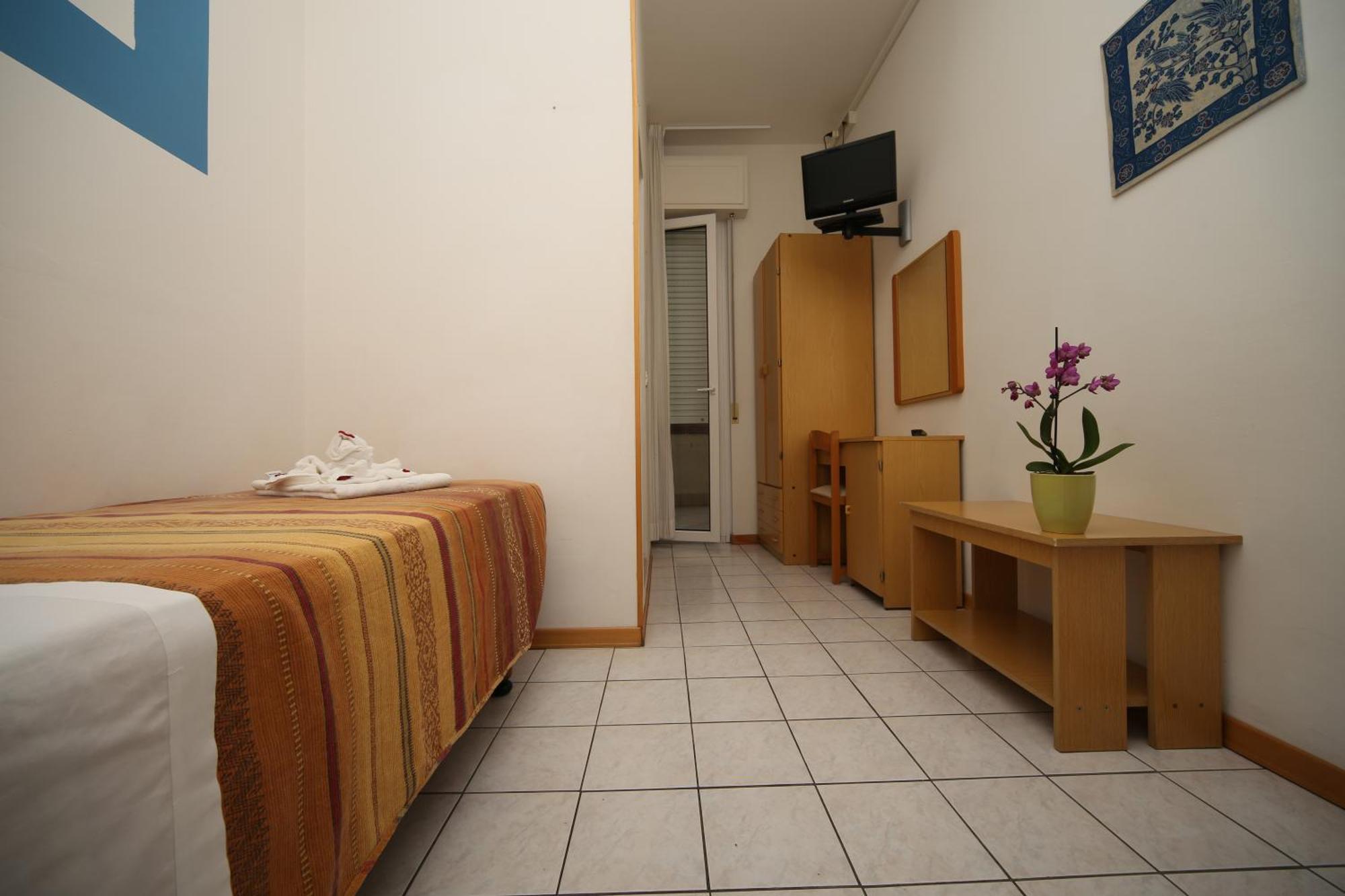Hotel Lugano カットーリカ エクステリア 写真